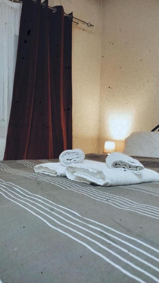 Guesthouse Adonis Káto Loutrákion Exteriör bild