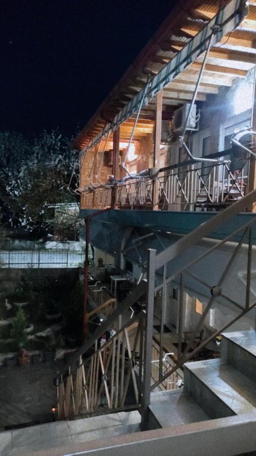 Guesthouse Adonis Káto Loutrákion Exteriör bild